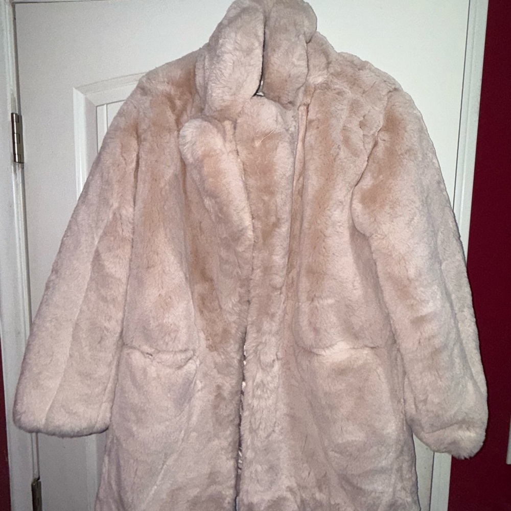 ❌SOLD❌ Plush Pink faux fur Jacket
